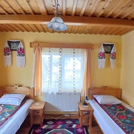 Casa Muntean Hotell Vadu Izei Exteriör bild