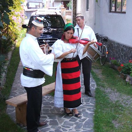 Casa Muntean Hotell Vadu Izei Exteriör bild